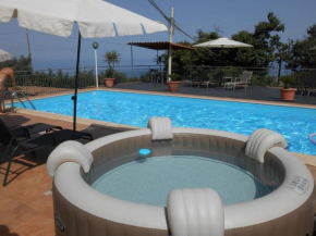 Al Villino Sunshine in villa con piscina ed idromassaggio